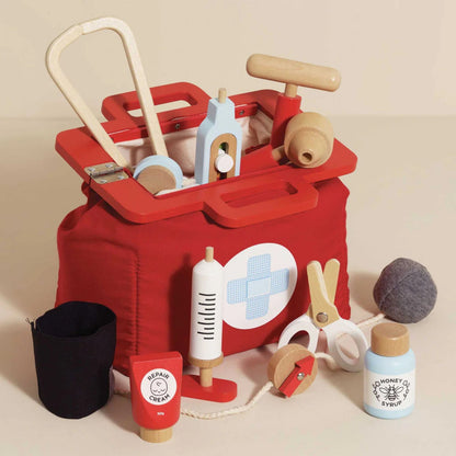 Le Toy Van Doctor's Set