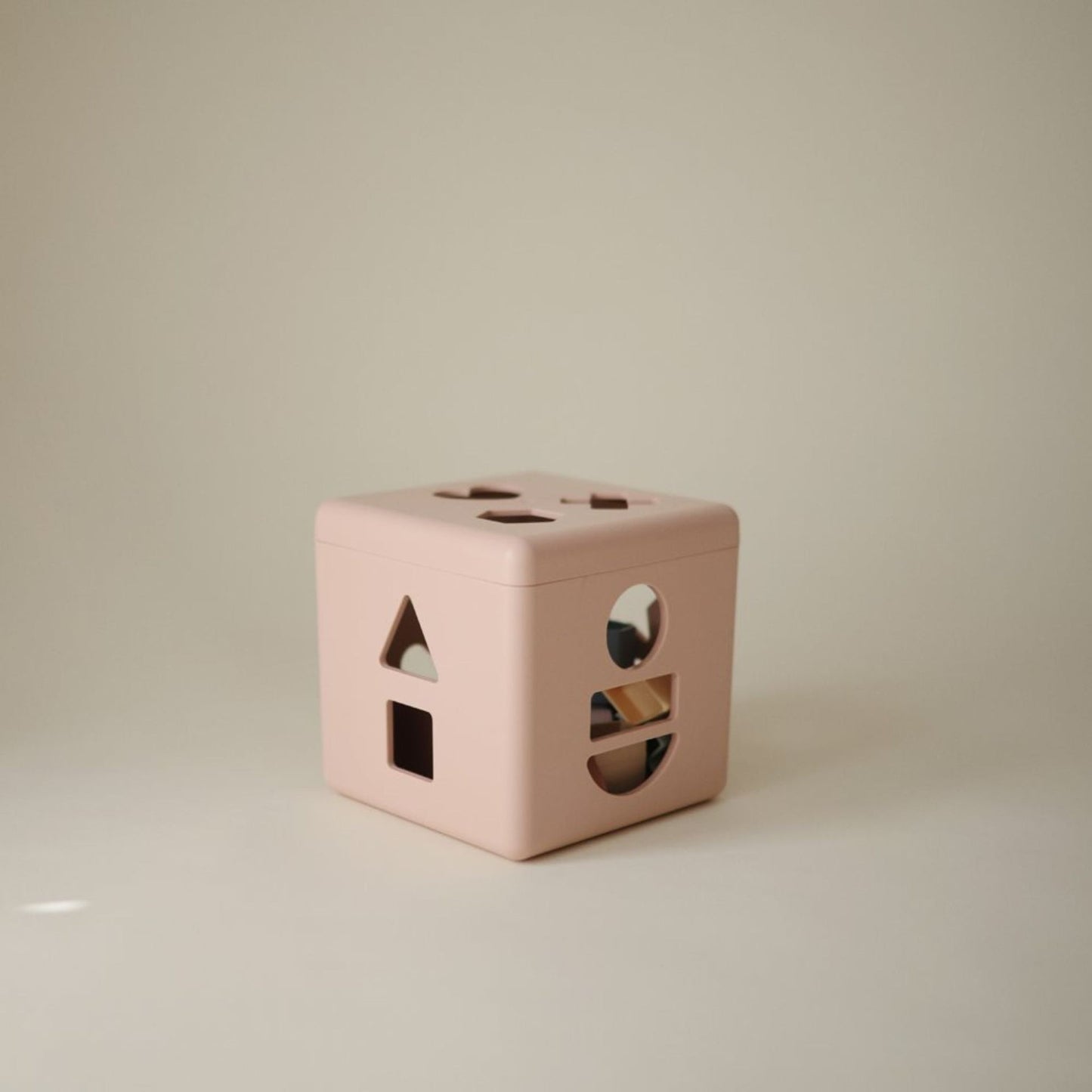 Mushie Shape Sorting Box – Petal