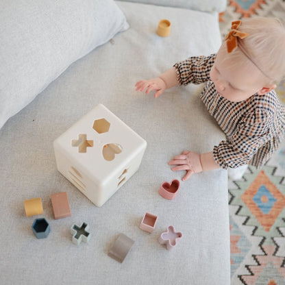 Mushie Shape Sorting Box – Original