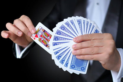 Deluxe Box card trick